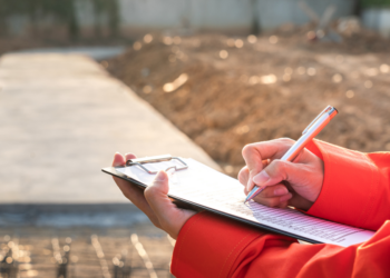 How to Identify Defects in Old Buildings in India: A Comprehensive Guide